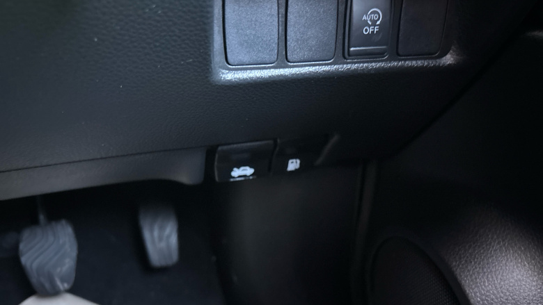 Nissan Qashqai 1.3 DiG-T Acenta Premium 5dr Petrol Hatchback